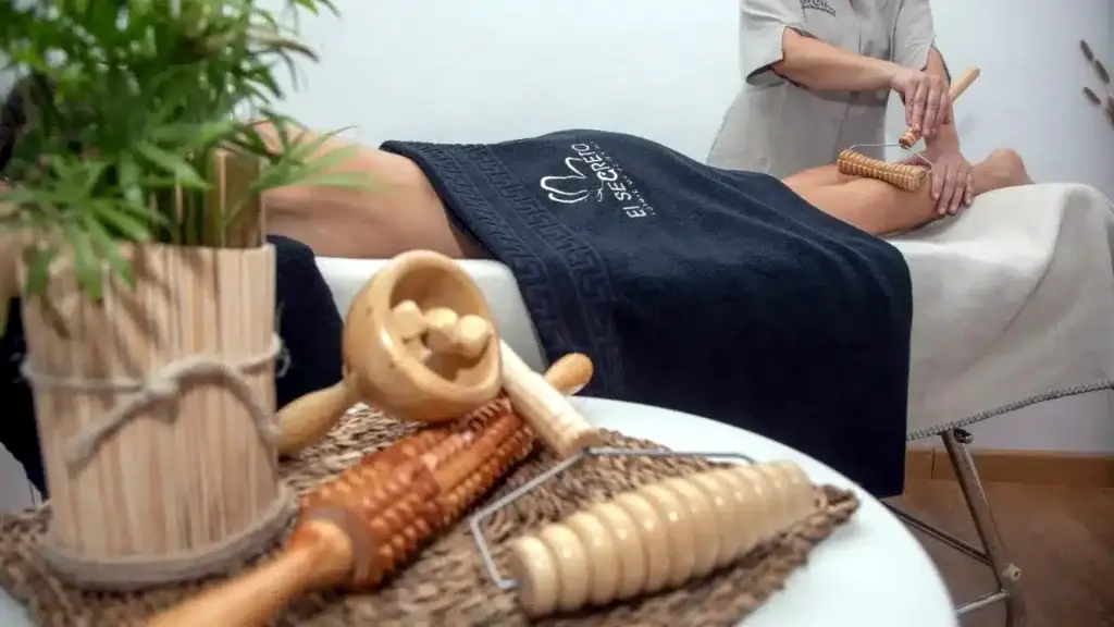 centro-terapias-alternativas-ISH- Maderoterapia tp Formación Maderoterapia - Primer gran centro de terapias alternativas y Medicina Holística en Barcelona. Atendemos directamente a pacientes y ofrecemos cursos de Medicina Integrativa. Visite nuestro Centro/Escuela o llame al 934 635 572 para mas información.