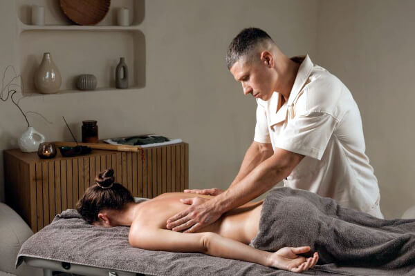 Blog Masaje Tantra 4 - Primer gran centro de terapias alternativas y Medicina Holística en Barcelona. Atendemos directamente a pacientes y ofrecemos cursos de Medicina Integrativa. Visite nuestro Centro/Escuela o llame al 934 635 572 para mas información.