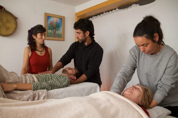 Taller Iniciación al Masaje Cráneo-Sacral Holístico - Primer gran centro de terapias alternativas y Medicina Holística en Barcelona. Atendemos directamente a pacientes y ofrecemos cursos de Medicina Integrativa. Visite nuestro Centro/Escuela o llame al 934 635 572 para mas información.